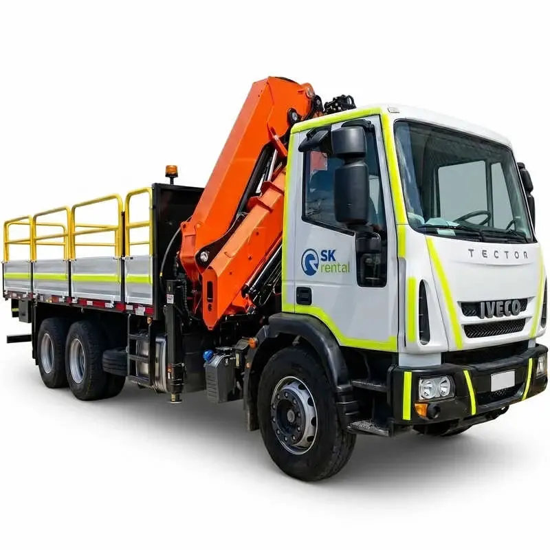 Arriendo de Camión Pluma 6.4 Ton. IVECO modelo Camión Eurocargo 260E y Grúa AK 332.3E A5 en SK Rental con cobertura nacional.